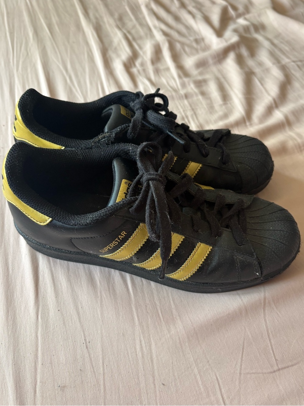 Adidas Originals Superstar Black Gold Shoes Youth Size 6 (Fits Women's 7.5 - 8) - Picture 4 of 12